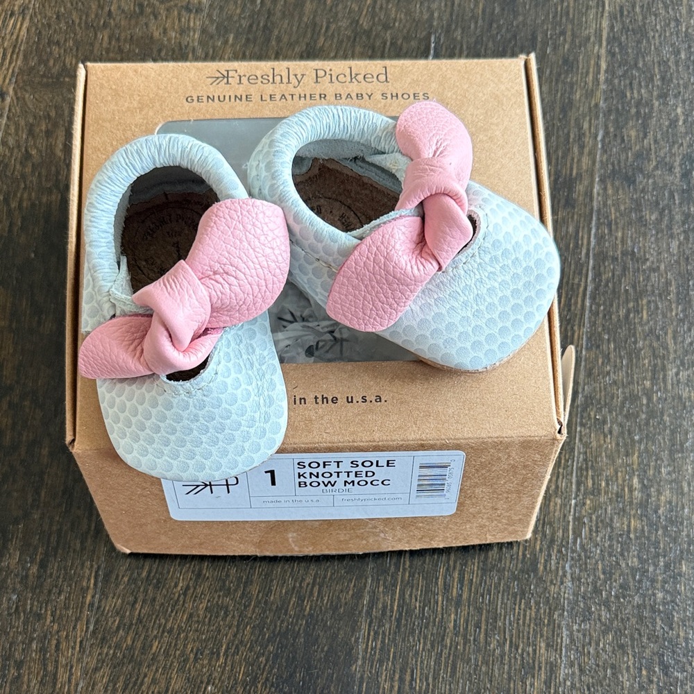 Freshly Picked Baby Soft Sole Knotted Bow Moccasins - Golf